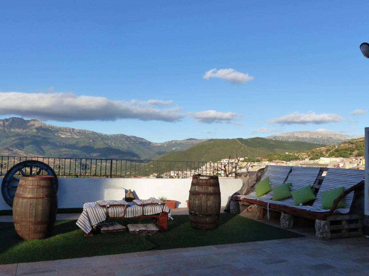 B&B Il Portico Orgosolo Luaran gambar