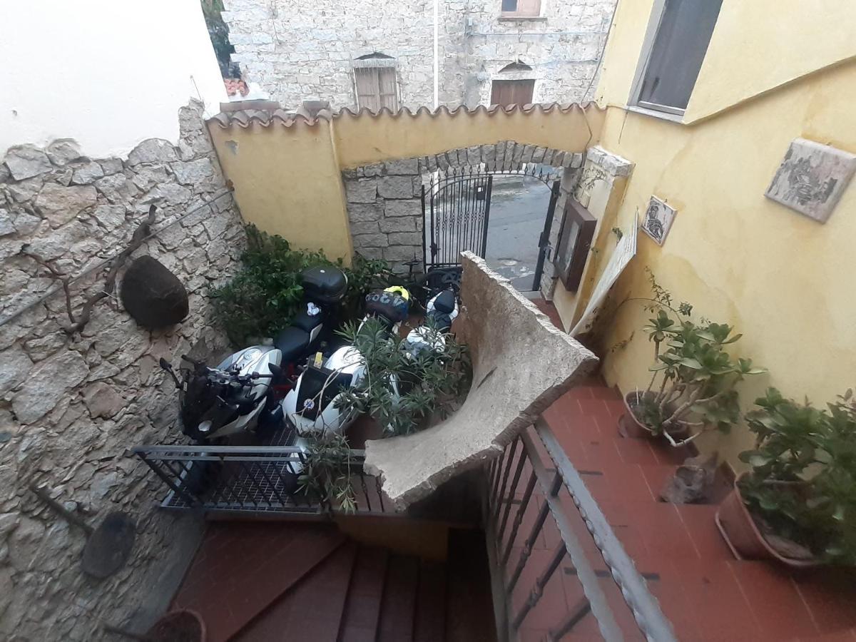 B&B Il Portico Orgosolo Luaran gambar