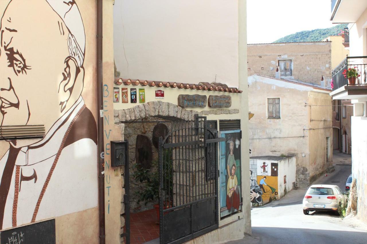 B&B Il Portico Orgosolo Luaran gambar